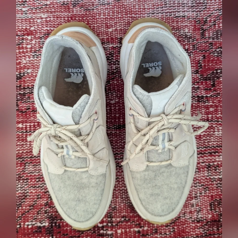 Sorel Women's Kinetic RNEGD Caribou Boot in the color Chalk/Canoe Size 8 - Picture 5 of 8